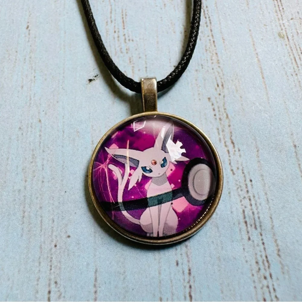 Pokémon Espion Necklace‎